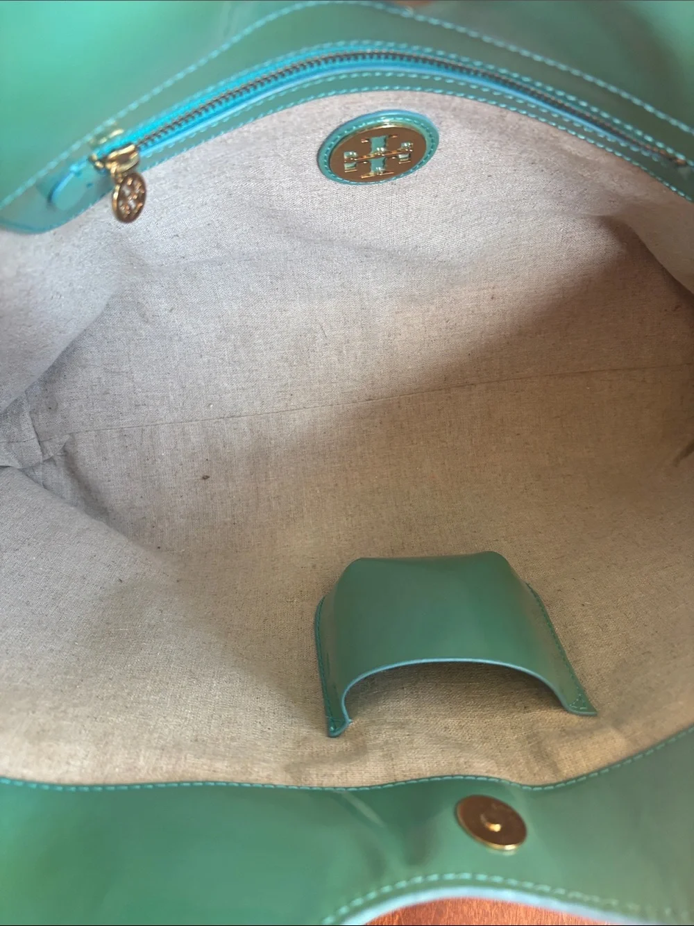 Tory Burch Patent Perforated Logo Tote in Teal